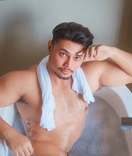 Me Vinai freie erwachsene fotos