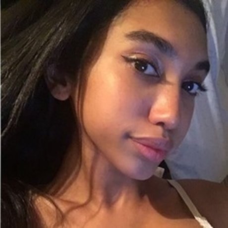 Alyssa Cova_ nackt nette bilder