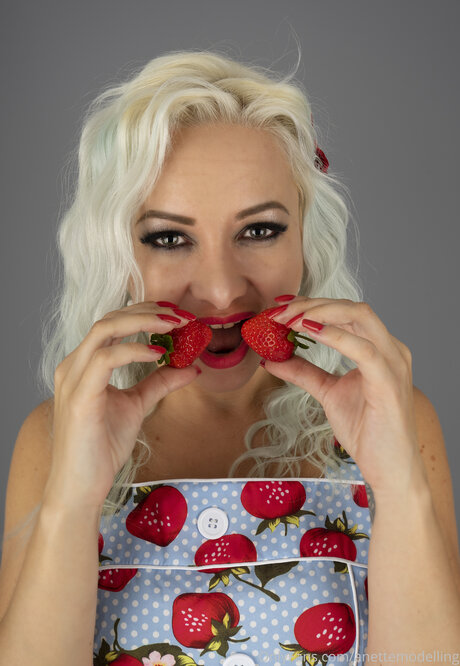 Aneta Hradecka nacktheit freie galerie