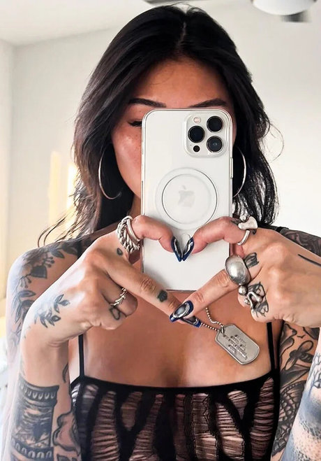 Mae Col nacktheit sex bilder