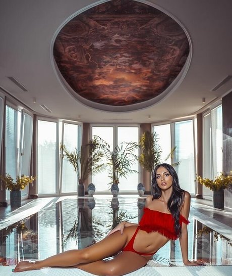 Leila Kraja freie nackte galerien