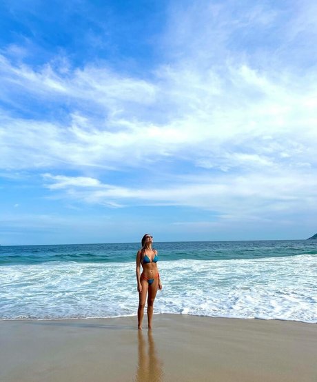 Isabella Santoni hd kunst fotos