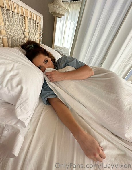 lucyvixen porno pornostar bilder