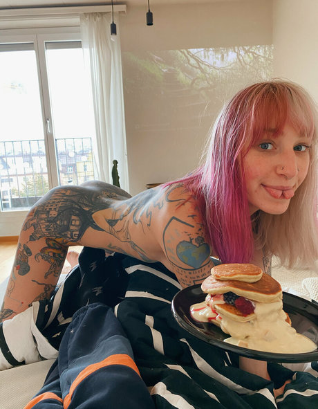 Mrs Nice nacktheit pornostar foto