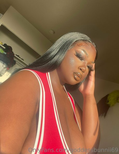 kianakakez nackt kunst galerien