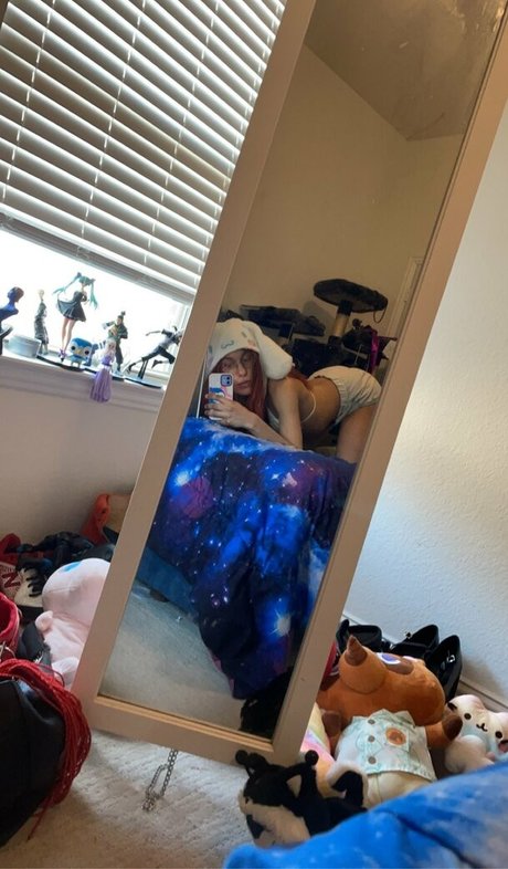 Monetforma kostenlose nackten bild