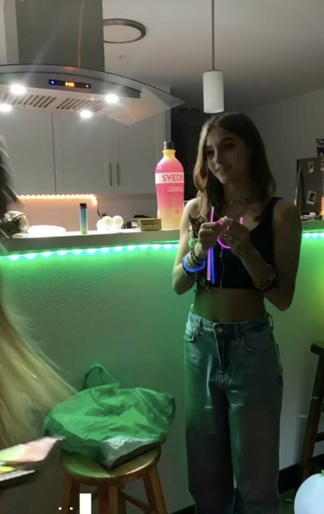 kinsleywyatt1 sexy nackte bild