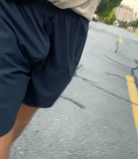 tiktokcody pornostar bild