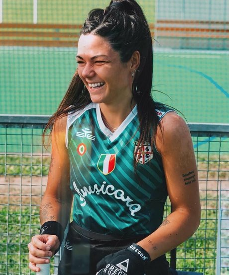 Delfi Granatto heiße kunst fotos