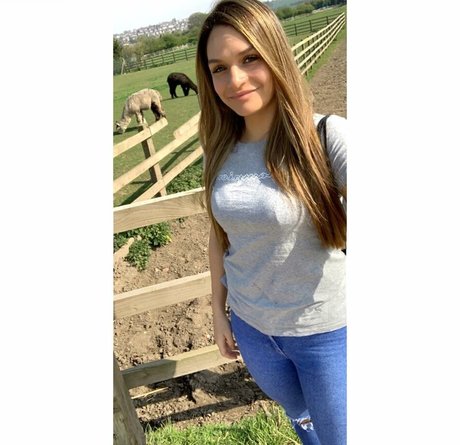 Lana D nackt kunst galerien