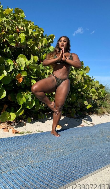 Chanya The Body beste hd galerien