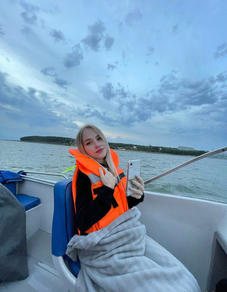 raychel kiss erwachsene schöne bild