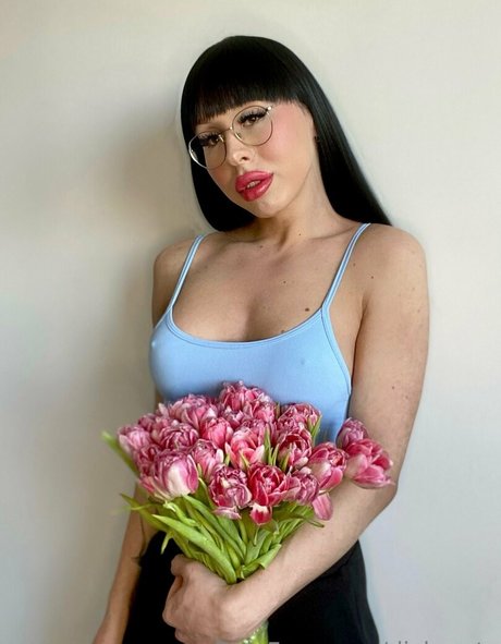 sehr dünne onlyfans exklusive perfekte galerien