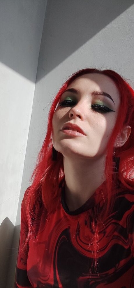 rothaarige gesichtsbehandlung onlyfans freie kunst bild