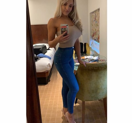 Emma Louise Jones erotische xxx galerie