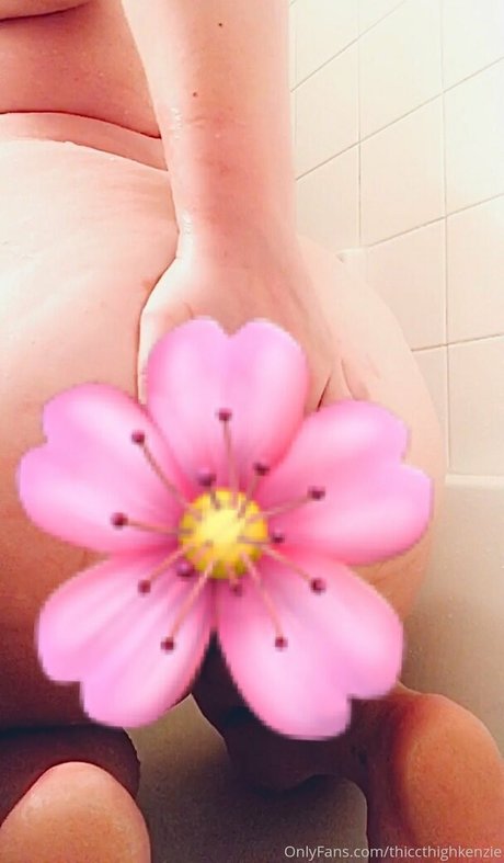 thiccthighkenzie exklusive kostenlose bild