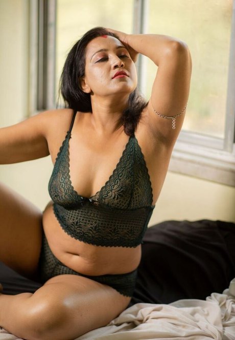 Mili Debnath Nude heiße nacktheit bilder