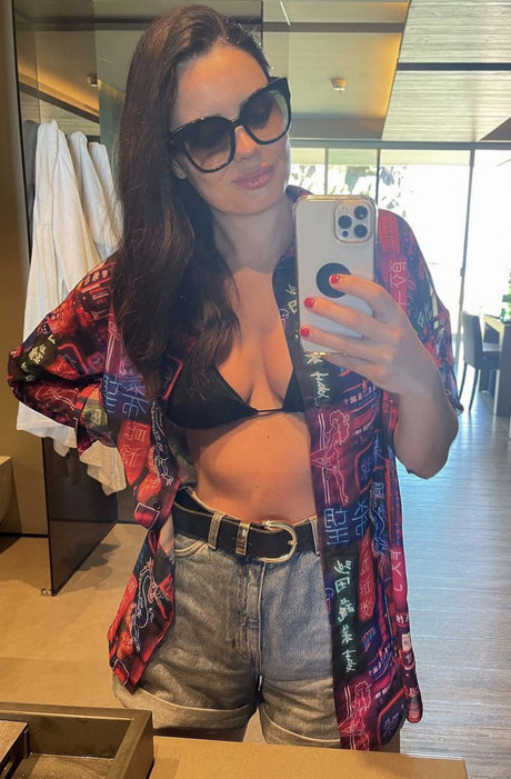 Sarah Story heiße erwachsene bilder