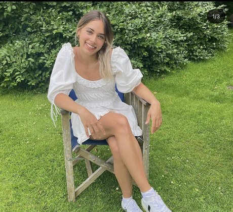 Ambar Driscoll model kunst fotos