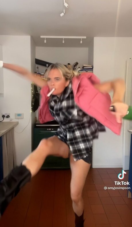 Amy Jo Simpson erwachsene freie bilder