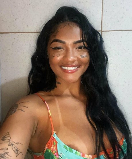 Bandiva hübsche nackt fotos