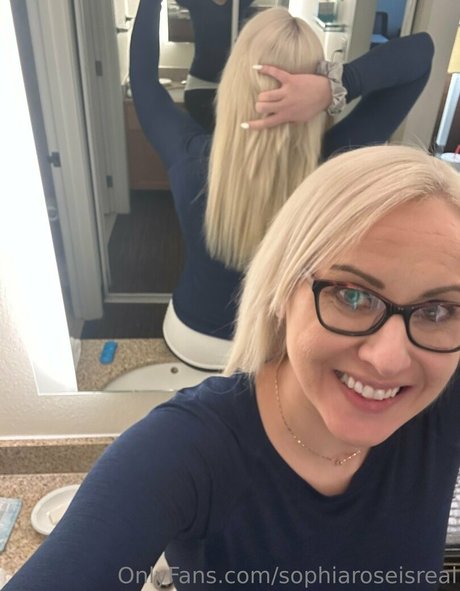 sophiaroseisreal erwachsene nacktheit bilder