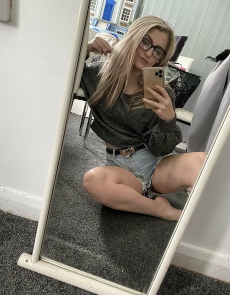 Femmefataleairsoft heiße kunst bilder