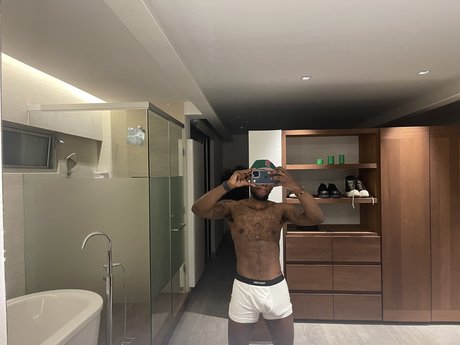 Big Jefe model kunst galerien