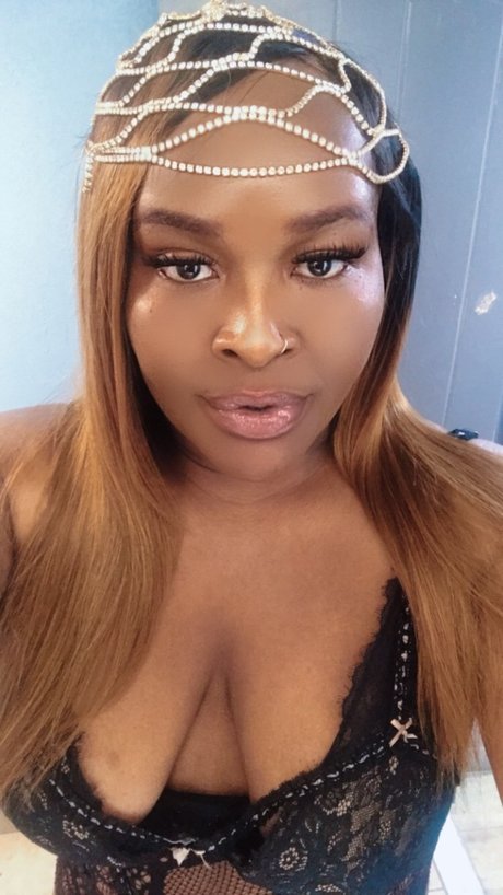 Mimi215 xxx erwachsene bild