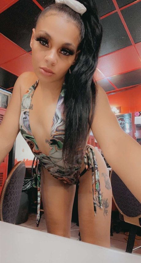 Champagne_ schauspielerin nackt bilder