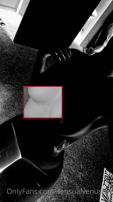 asiatische nackte onlyfans xxx nackt foto