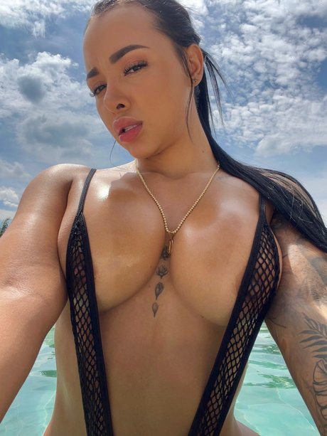 Jennifer Sanchez_ nacktheit kunst bild