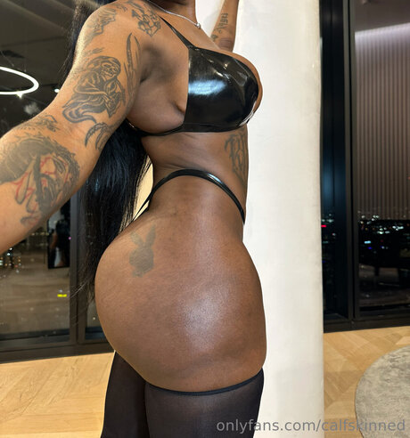 Armani Black erotische nacktheit bild