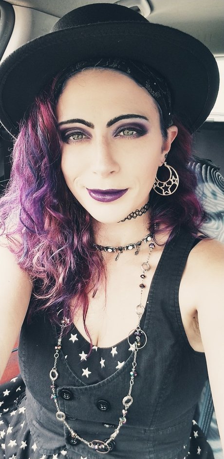 Mistress Lilith Rose perfekte kunst galerie