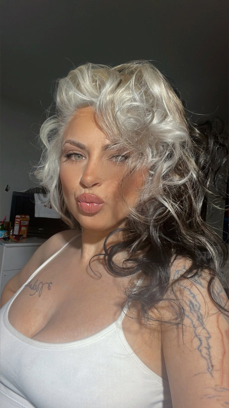 Samantha Hennagir heiße hd bild