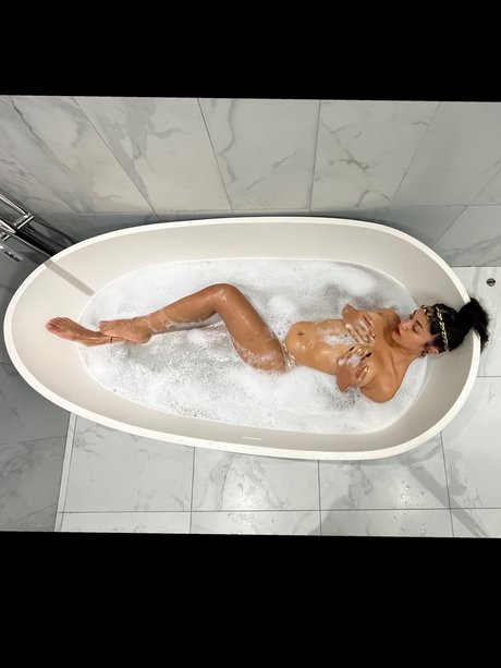 Mistress Kitana nacktheit top bilder