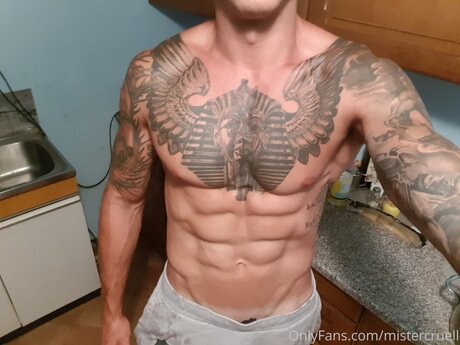 Mister Cruell exklusive akt galerie