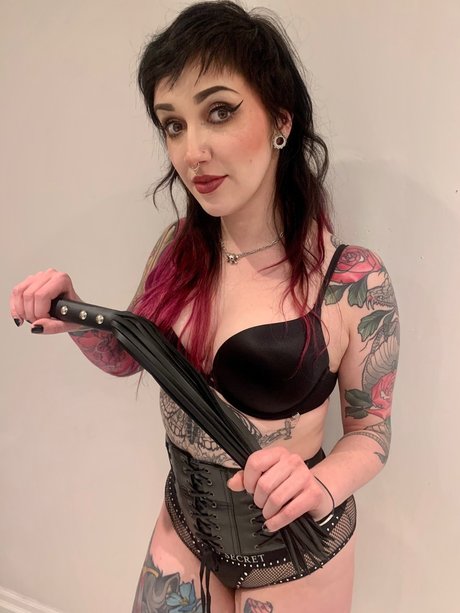 Miss VantaBlack erotische pornographische fotos