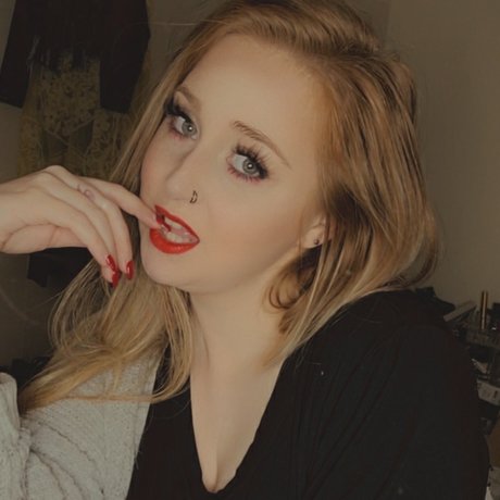 Miss Red porno archiv