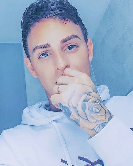 Cameron James sexy erotische galerie