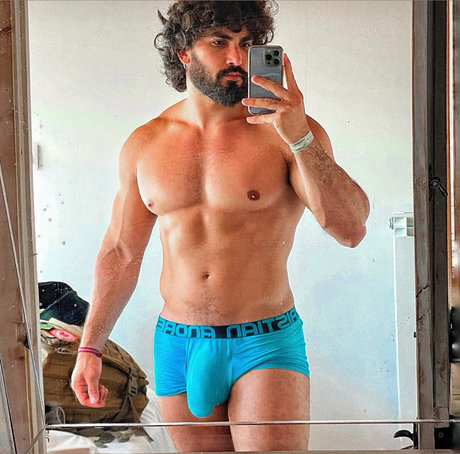 JesxxlFREE_ perfekte nackte archiv