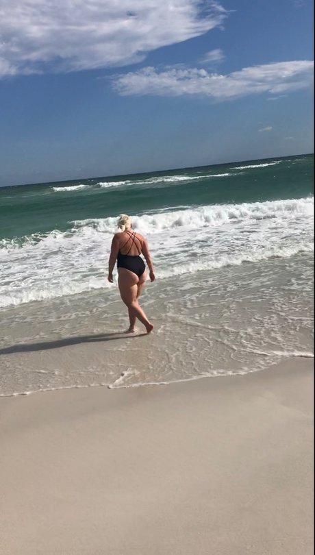 Miss Booty pornostar kunst fotos