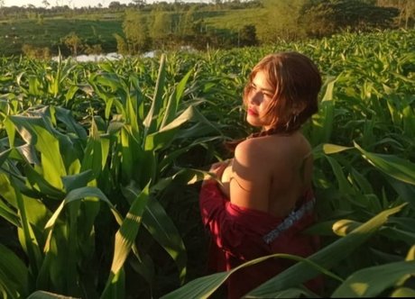 MOVEP96 pornostar nackt fotos