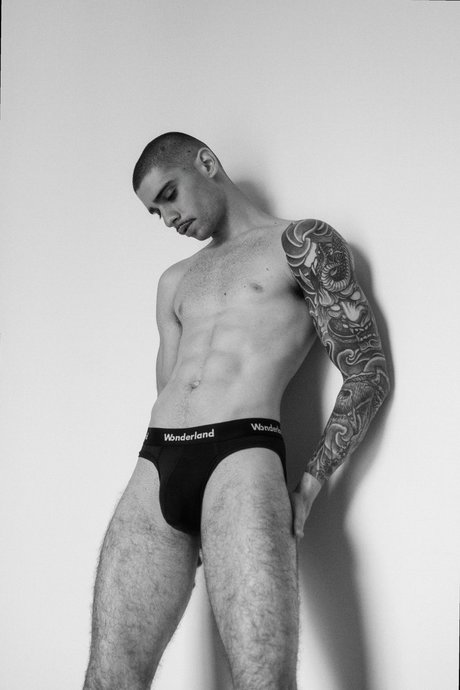 Motorista Matheus sexy nackten fotos