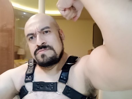 Heriberto Power Bottom exklusive kunst archiv