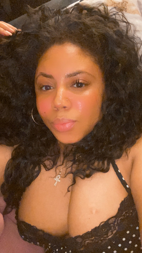 MiMi LaRose sexy foto