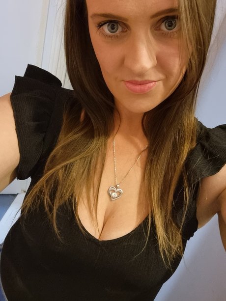 Helen Ellott exklusive sex foto