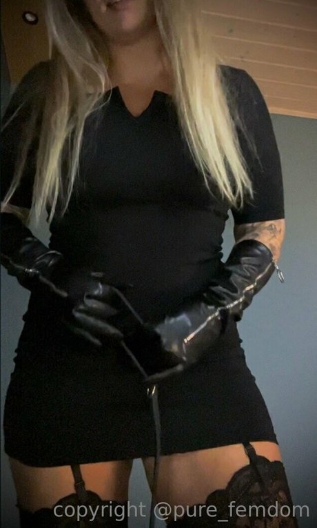 pure femdom exklusive pornostar archiv