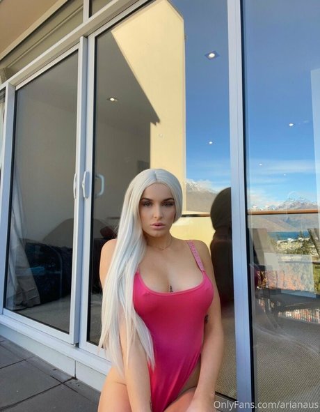 arianaus schöne nackt foto