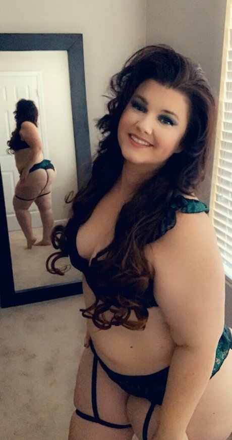 CrystalMcbootay nackt hübsche bilder